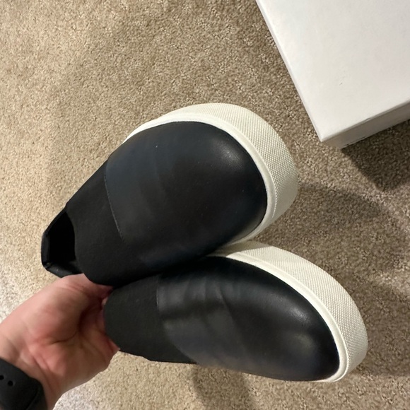 VINCE Corbin Black Leather Sneakers - Picture 7 of 9